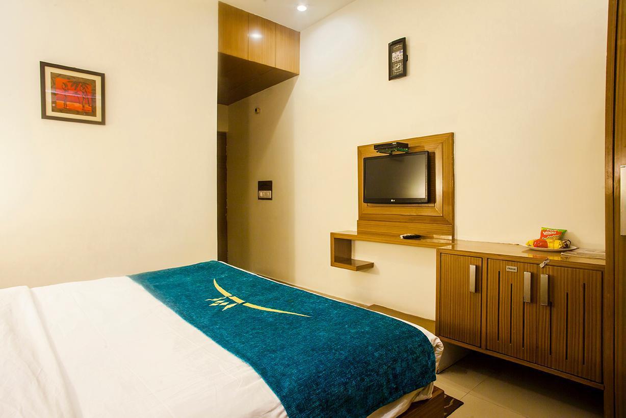 Hotel Poonam Plaza Agra  Exterior photo